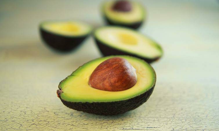 新加坡Burger king延续"鳄梨风"，新品鳄梨可颂来袭