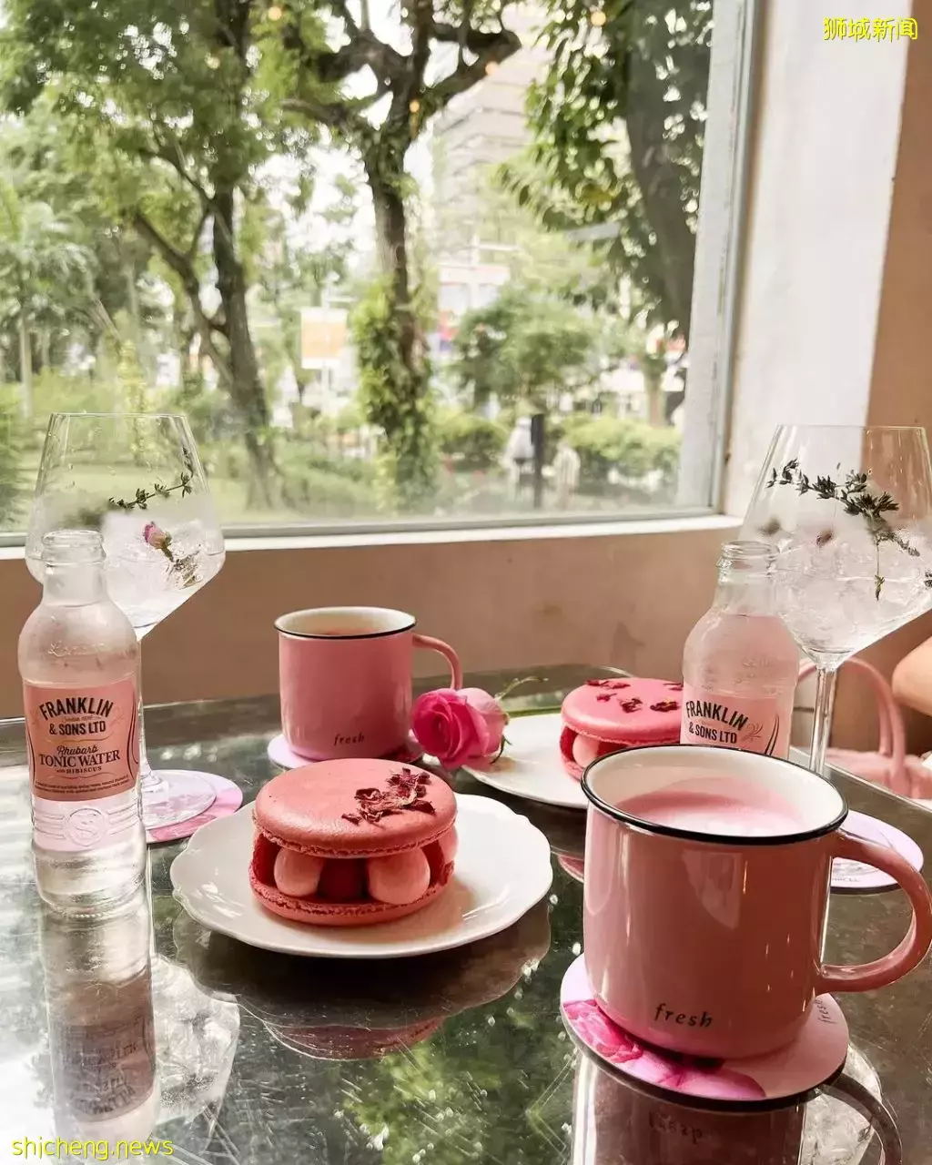 尖叫少女心！FRESH X MERCI MARCEL 粉玫瑰快闪咖啡厅🌹不单出片率百分百💯 而且还送你精美护肤样品➕5分钟手部按摩护理