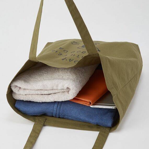 新加坡“優衣庫”最新UT Collection！經典卡通“史努比”聯名系列🥳 外加獨家單品，日常實用又好看