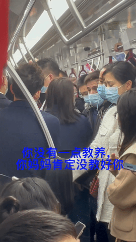 “滾出中國！” 她在深圳地鐵和老外互罵！以前華人被歧視，現輪到老外被怼