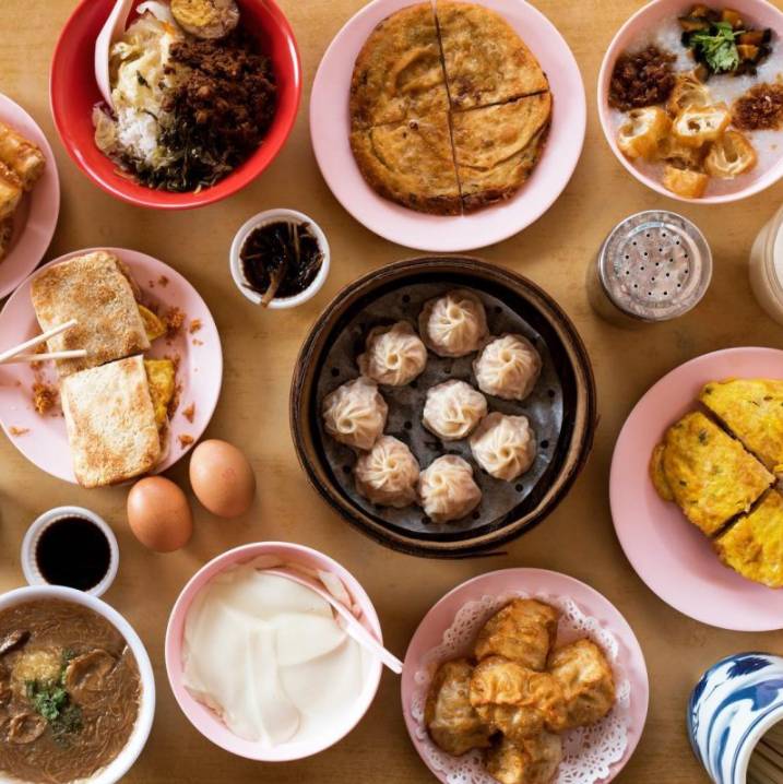 昨晚，我們在新加坡芽籠紅燈區吃雞，是怎樣一種體驗