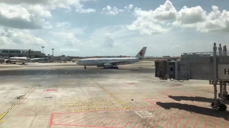 湖北人亲述：在新加坡回不去，祖国包机送我回家