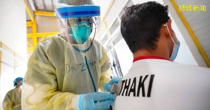 新加坡麦当劳又有确诊病例到访,30几个大妈大叔在牛车水跳广场舞