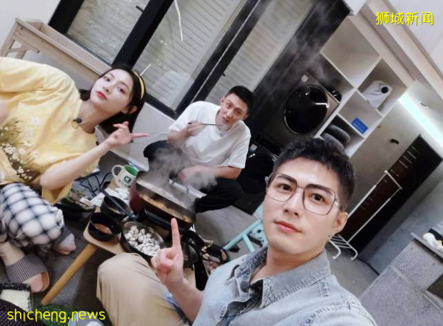 “畢業太早”!新加坡開學第一天,發現同班同學竟是中國男明星