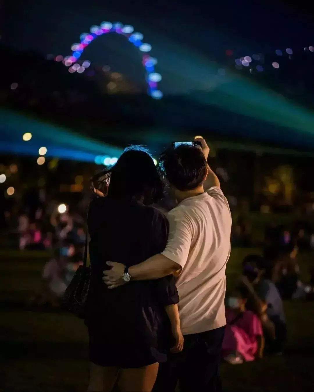 好夢幻!新加坡每年僅一次的璀璨燈光秀亮燈