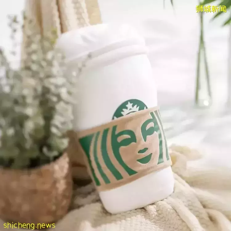 这次不出新品饮料,Starbucks抱枕已上架!抱在怀里超舒服~只限网络购买!🤩