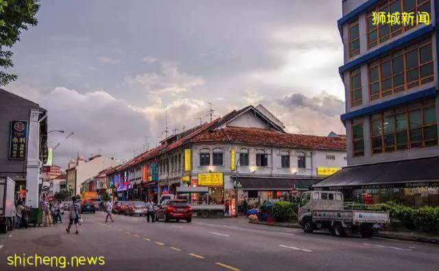 满大街的中文字 新加坡就像中国小县城