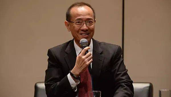 棄“政”轉“商”：新加坡前外長楊榮文的故事