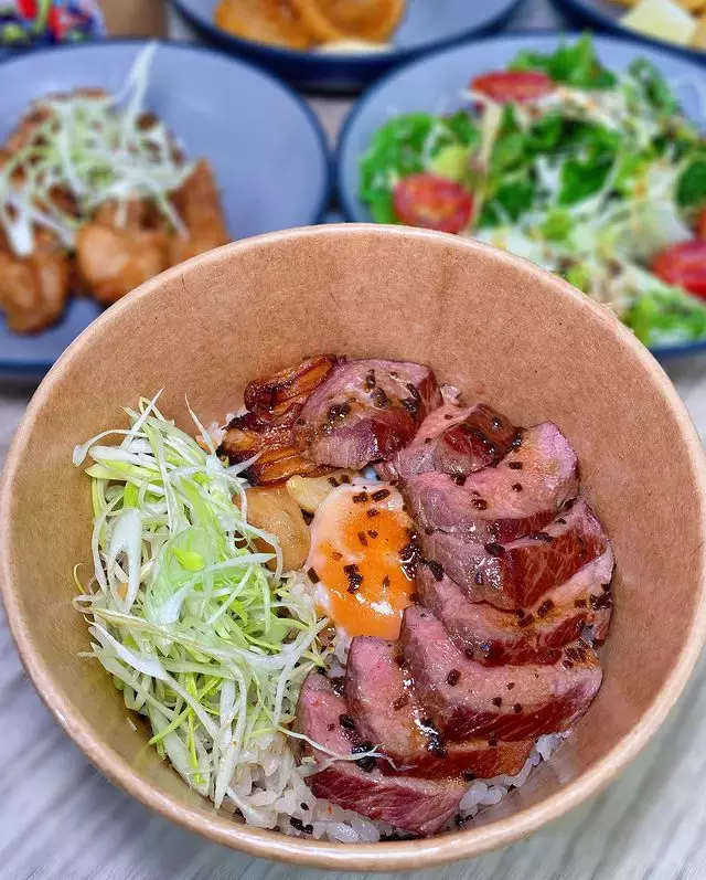 Nice Rice平价法式+日式盖饭,只需$5.80起!满满配料堆在米饭上,性价比很高👍