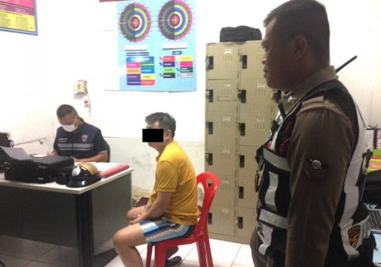 喝醉后在街上裸跑跳舞‧狮城男泰国闹事被捕