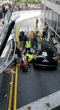 新加坡乌节路周末发生惊悚车祸!路人两名惨死六名受伤