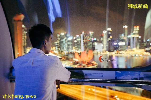 在摩天輪上看新加坡夜景是什麽樣子的!