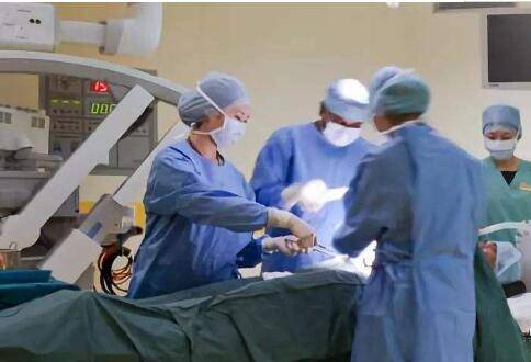 新加坡新人结婚率创五年新高,疫情下似乎都活明白了