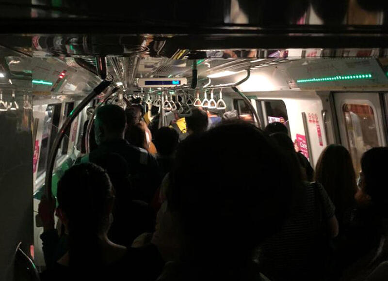 电力故障+断路器失灵+工作人员疏忽