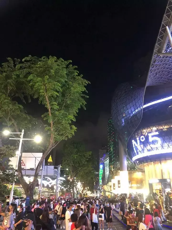 全岛狂欢，迎接美好未来。乌节路，星耀樟宜，滨海湾，这些你熟悉的地方