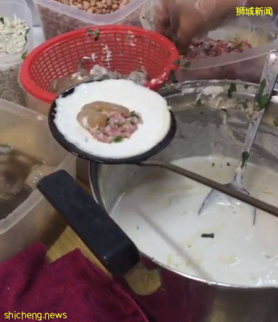 给我们在Jalan Besar熟食中心里找到了！福州宝华蚝饼