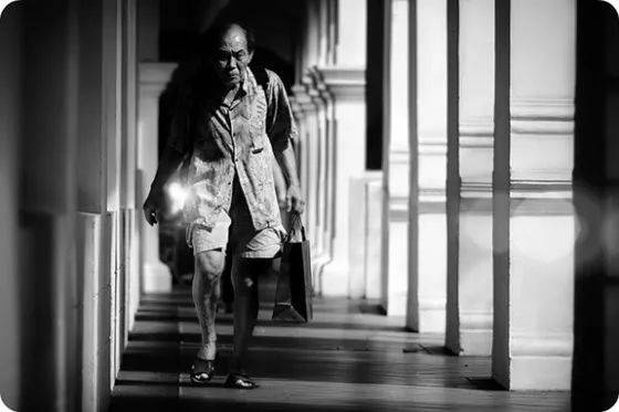 惨！新加坡竟然有这么多老人“孤独逝”