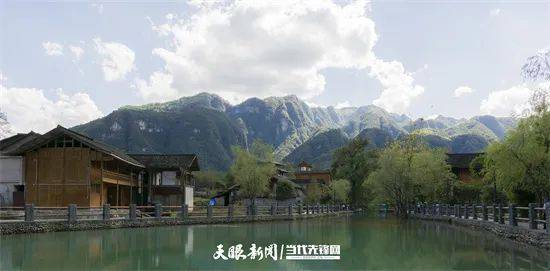 泰國、柬埔寨、新加坡等國駐華外交領事官員參訪團走進銅仁村寨