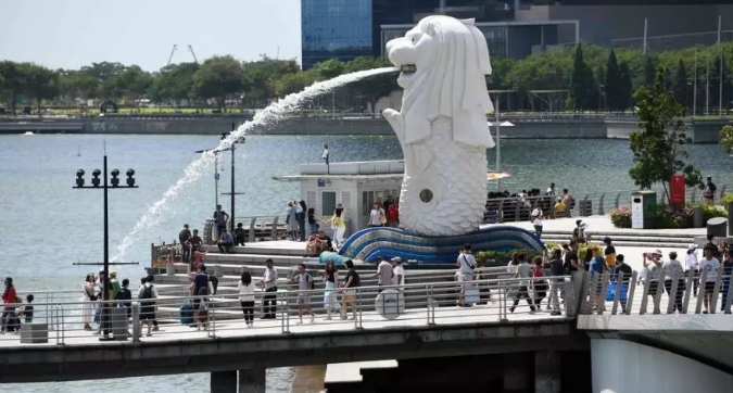 新加坡应对新冠肺炎防范措施遭网友质疑，为何与国内防护差异如此之大