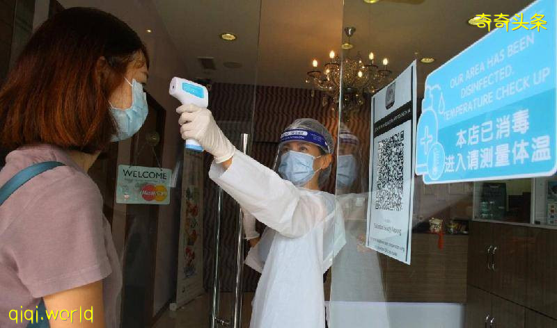 戴防護用具消毒等·美容院迎客遵守SOP!