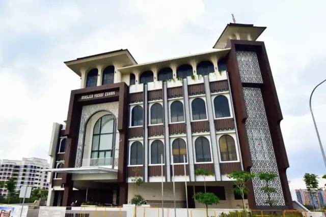 16岁中学生策划袭击两个回教堂，新加坡迄今最年轻的恐怖分子