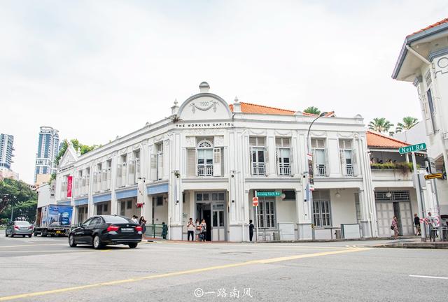 东南亚最小的旅游国家,仅相当于世界中等城市,华语是官方语言