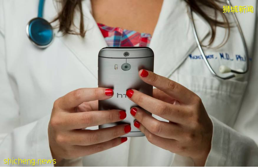 確診破15萬！新加坡確診兒童可免費在家看診，130萬家庭將獲購物券，允許更多女傭入境