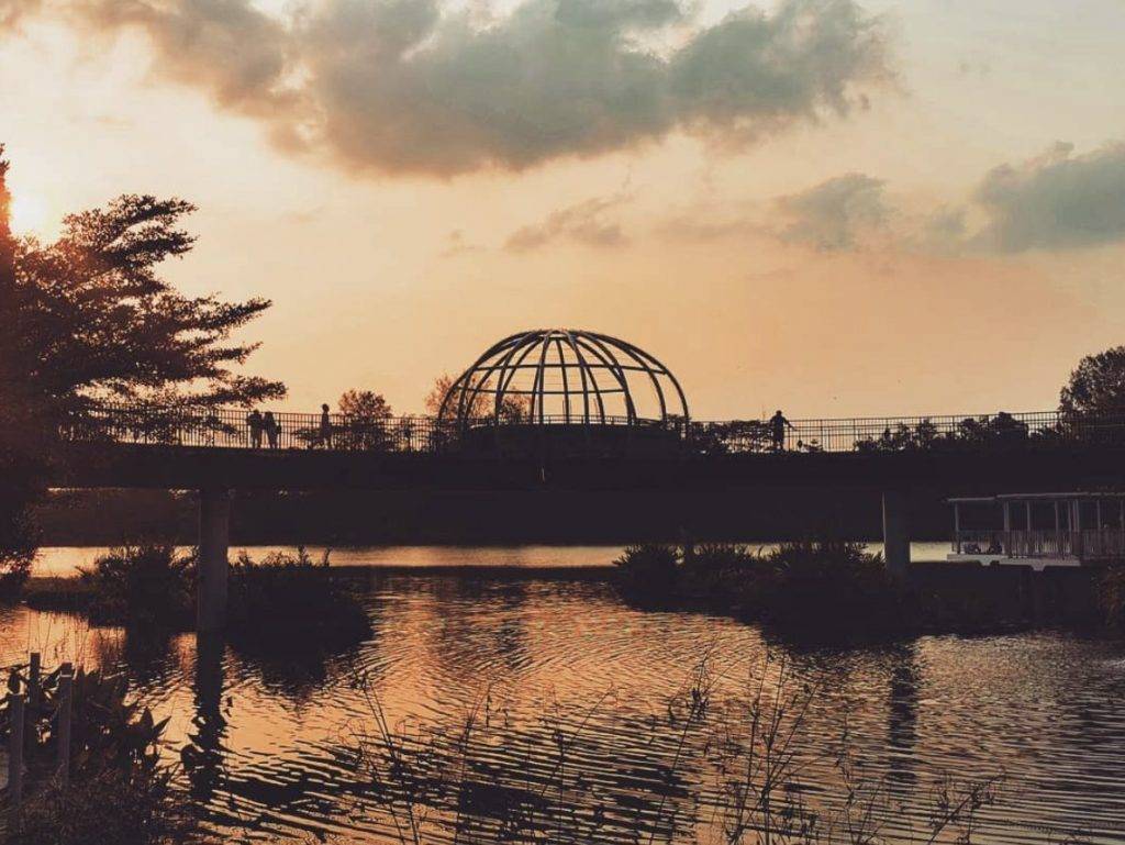 最适合拍照打卡的海边徒步路线安利!超美网红桥、丰富娱乐设施、超清凉的滨水路线🆒