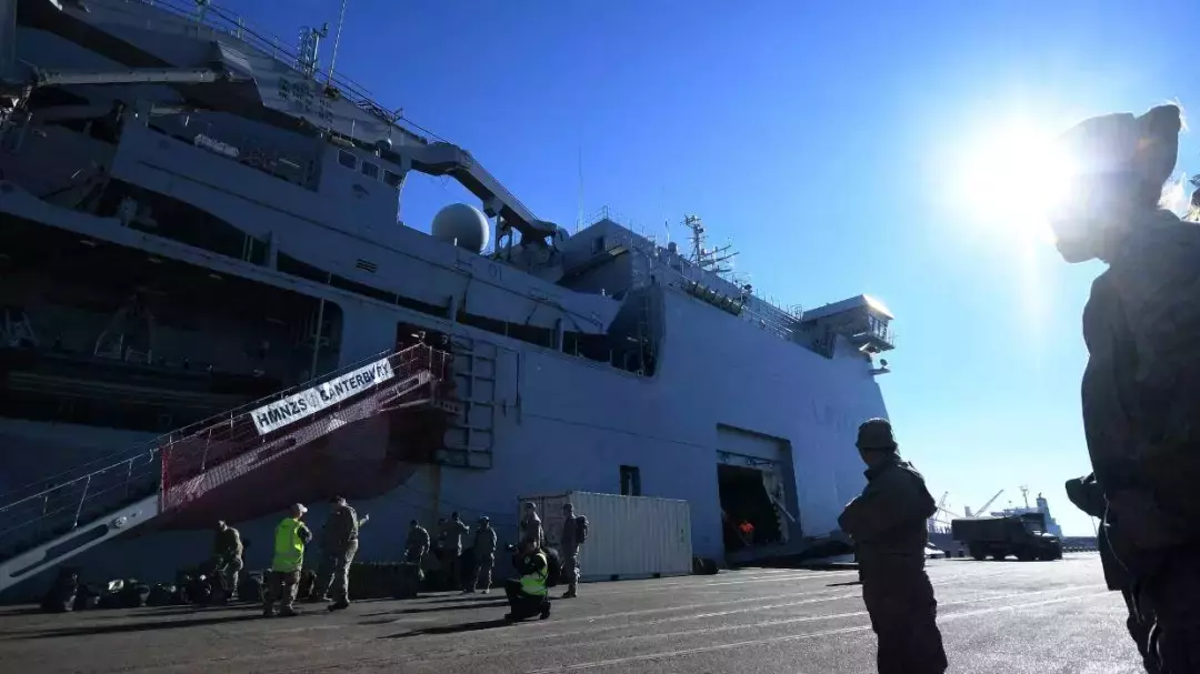 這對夫婦來旅遊，因疫情”被困“新加坡18個月！新西蘭派海軍來接