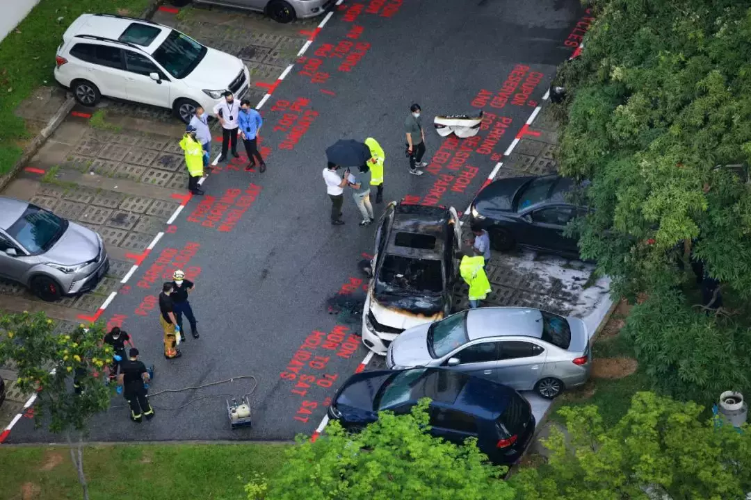 新加坡一停車場內連環撞，營救失敗司機受困葬身火海