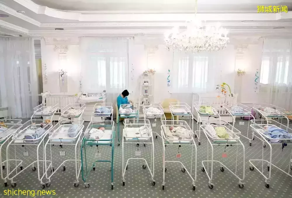 難民潮爆發!數百萬人出逃,這個新加坡帥哥的烏克蘭模特女友,發文:家人隨時准備逃命