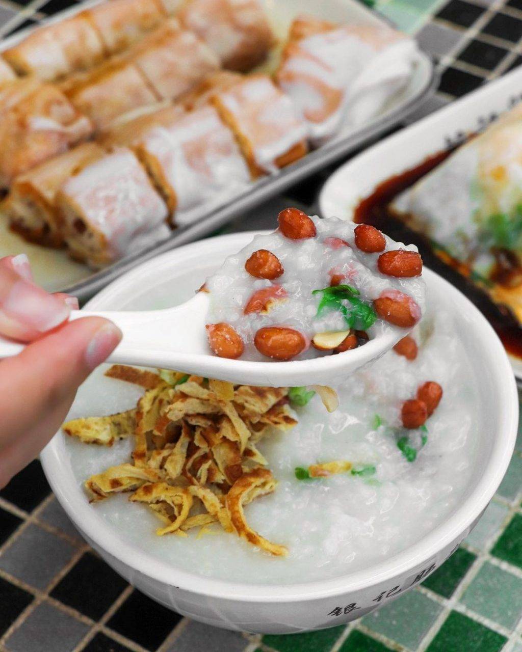 红遍广州、走向国际的银记肠粉店🔥牛肉+猪肝+油条馅料,薄如纸的肠粉吹弹可破