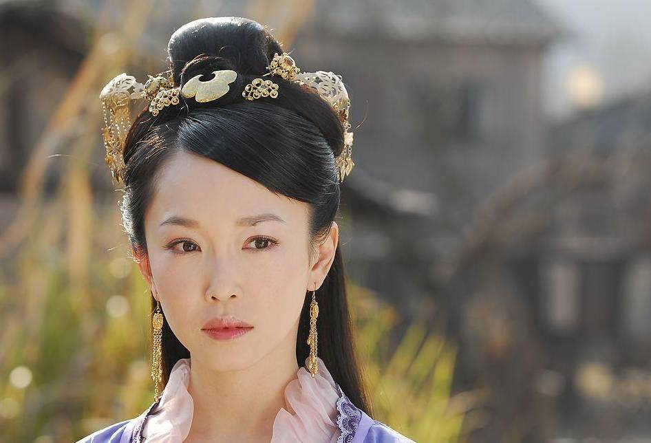 當童年女神趙薇“撞上”新加坡第一美女範文芳,誰贏了