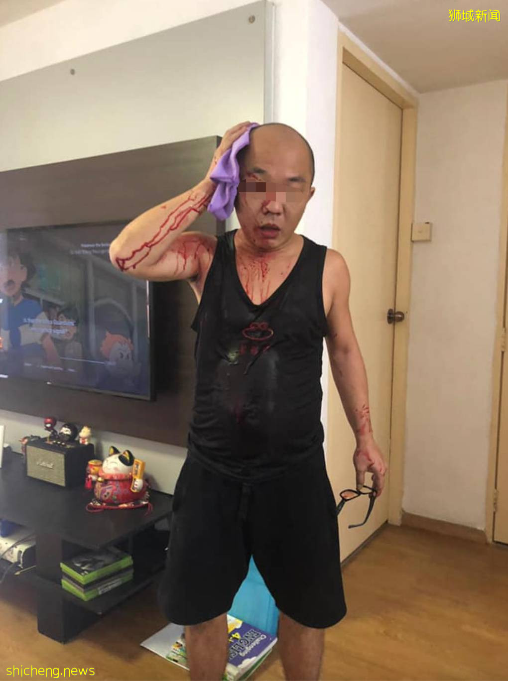 宏茂橋驚現鄰裏傷人案！一男子擦窗時被鄰居用鐵鏈爆頭