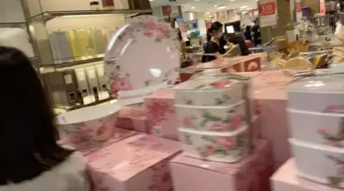 Isetan Katong本月底结束营业,低至一折清仓大甩卖正在进行中