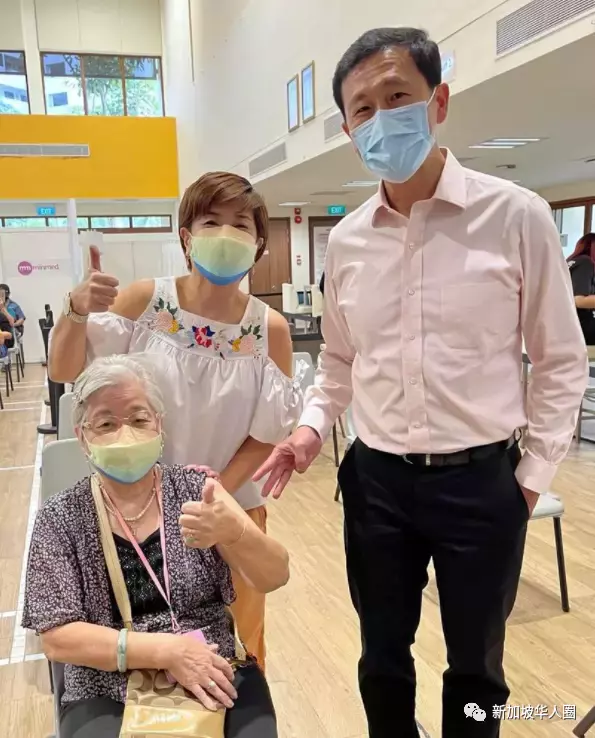 1165例，新加坡兩劑mRNA後，第三劑打科興/國藥疫苗也算完成接種