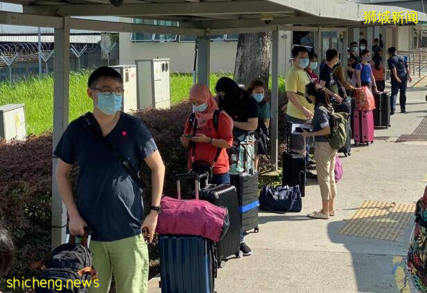 8月17日新马“绿色通道”迎第一批成功申请者入境实录