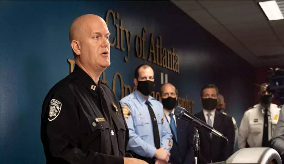 “我要殺死全部亞裔!” 49歲華人美女被槍殺,新加坡人出門要帶武器,美國亞裔還安全嗎