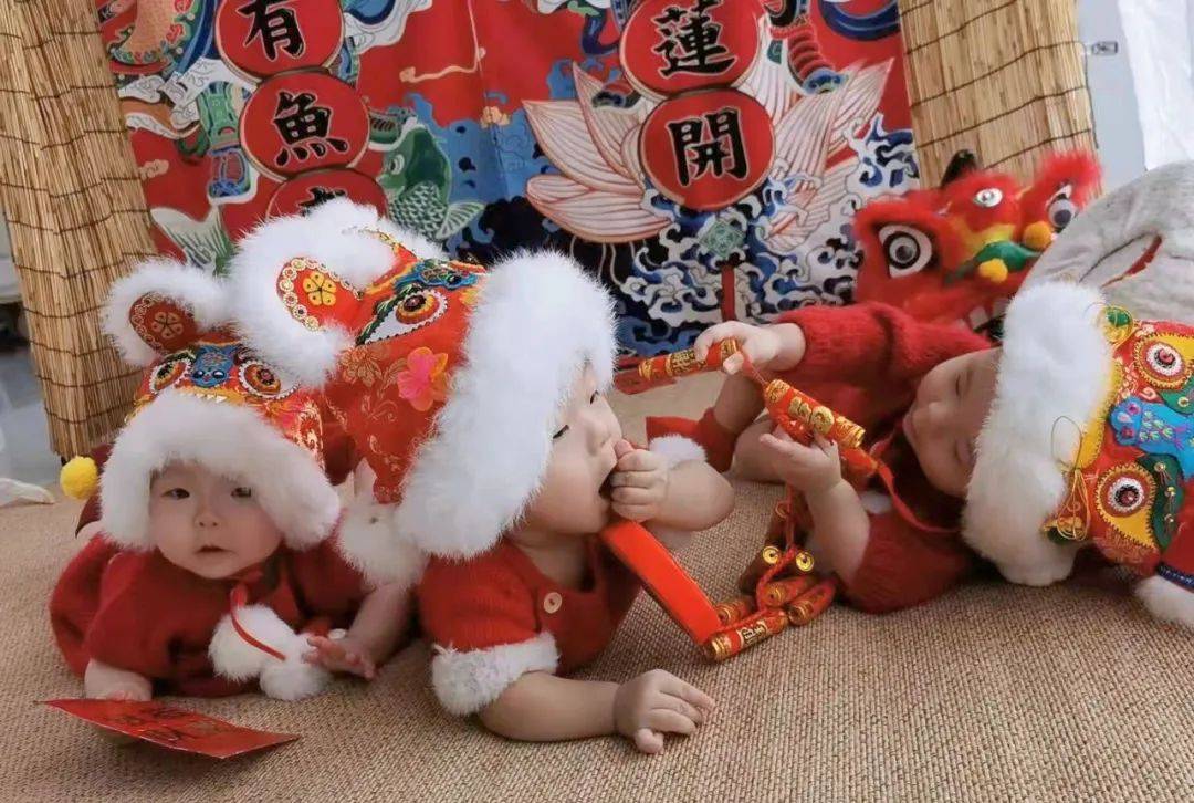 “3000万分之一的幸运!我成为了新加坡龙凤3胞胎的妈妈!”