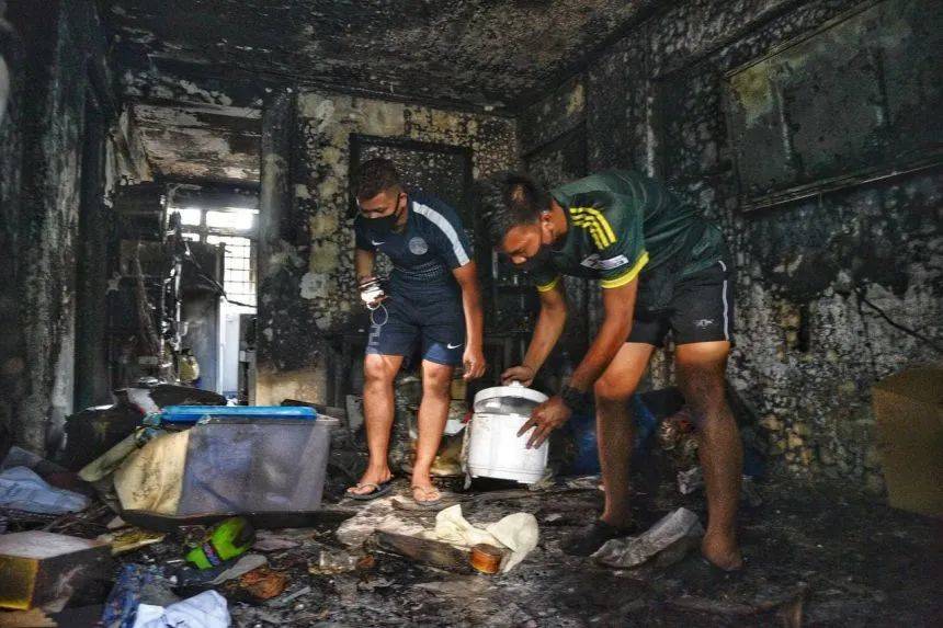 黄埔一租赁组屋突发大火,一家六口身陷火海,十人送院,百人紧急疏散