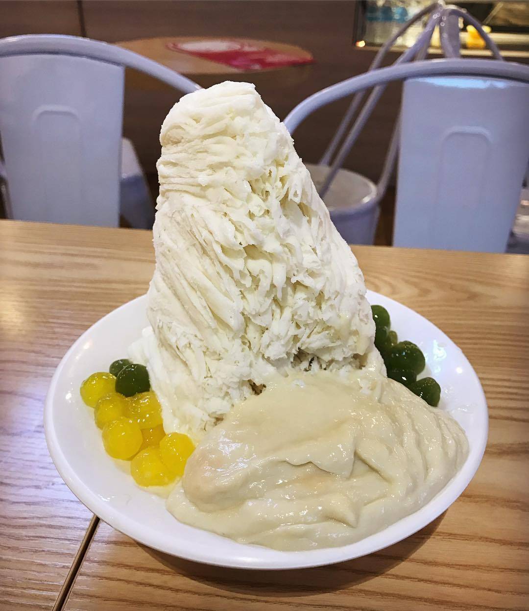 像山一樣高的綿綿冰⛰記得吃甜品均價$7💰入口即化、解暑清熱，冰涼清爽透心涼🧊