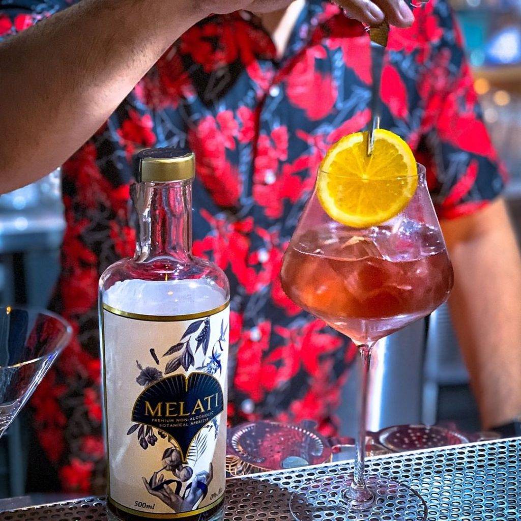 冰箱后方藏着它🐲 深藏暗处的神秘“龙堂”暗黑聚餐地点😎 拉开这扇门,我就是老大