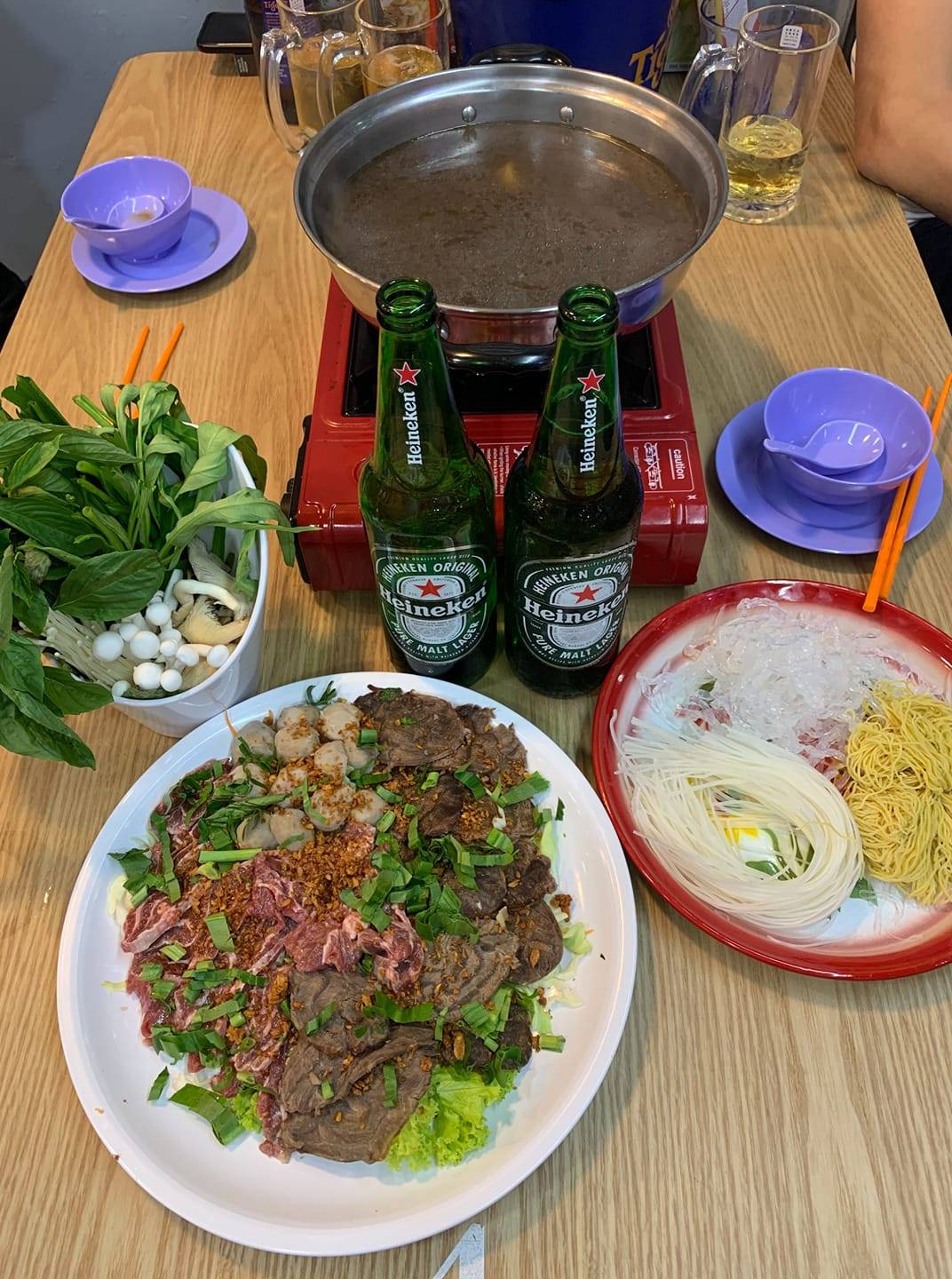 Golden Mile Complex藏驚喜✨泰式料理“Flying Pig”S$7起！螃蟹歐姆蛋、火鍋“泰”美味啦