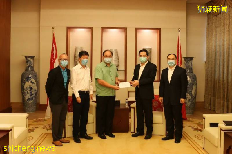 新加坡冠病逝客工骨灰盒到家,奶奶哭暈多次!孩子等不到父親節!