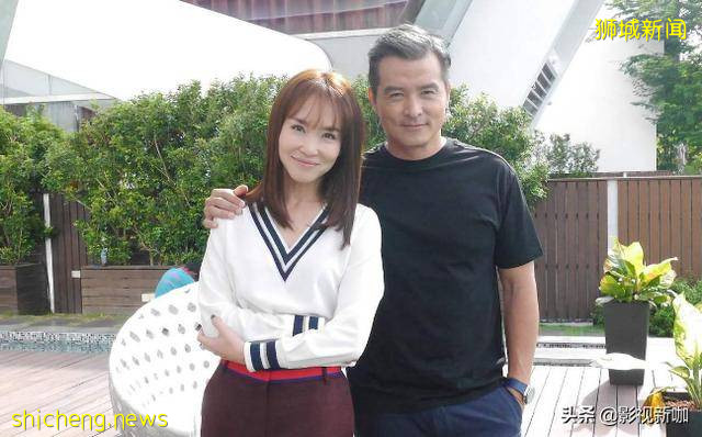 新加坡“國寶夫婦”亮相,一個拍一個演,這才是秀恩愛最高境界
