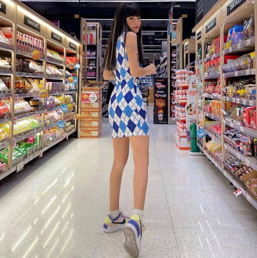 新加坡国大毕业男子,潜入女生宿舍……偷走了一个情趣用品