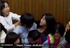 今增31 | 新加坡国会直播谈了什么吸引8万人围观，追踪器新用途惹争议