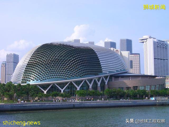 新加坡最具现代特色建筑——滨海艺术中心