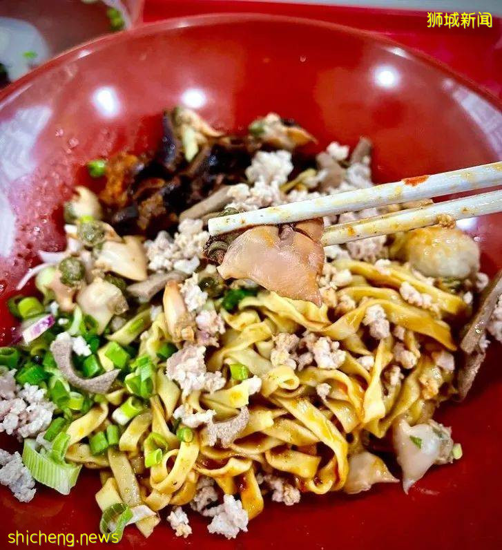 這碗肉挫面看上去也太香了!新加坡李顯龍總理曬出肉挫面