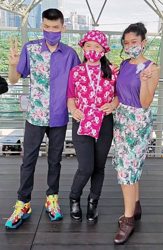 穿媽媽設計的衣服走秀 自閉兒當模特兒